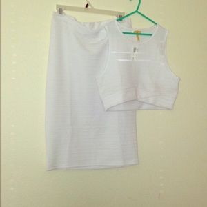 White 2 piece outfit 😍 sale end Friday